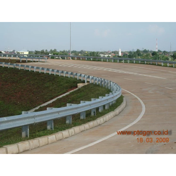 Guardrail Reflector/ Guardrail Pagar Pembatas Jalan Raya dan Toll